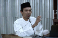UAS Ajak Patungan Beli...