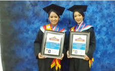 Lulus Kuliah, Mahasiswi...