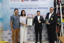 Hadirkan Aplikasi Kantong...