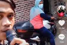 Viral! Tukang Kredit...