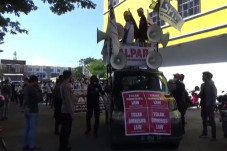 Ratusan Buruh Makassar...