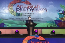 Anugerah Desa Wisata,...