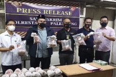 Gudang Penyimpanan Ikan...