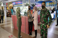 Satpol PP Depok Awasi...