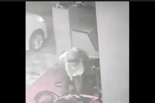 Tengah Malam, Pasutri...