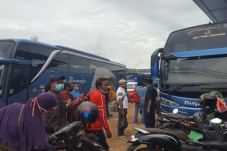 Harga Tiket Melambung,...