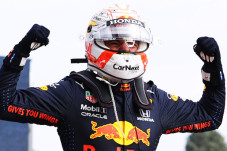 Tanda Max Verstappen...