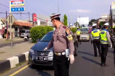 Ratusan Kendaraan Pemudik...