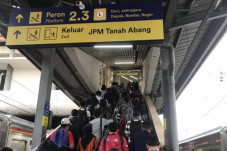 KRL Ubah Jam Operasional...