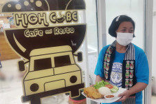 Tempat Nongkrong dengan...