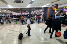H-2 Larangan Mudik,...