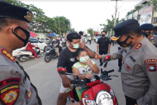 Kapolda Kepri Pantau...