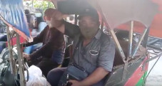 Dapat Perhatian, Warga...