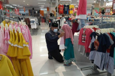 Muliakan Yatim, Dompet...