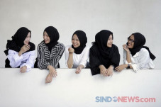 Luncurkan Nestapa, Putih...