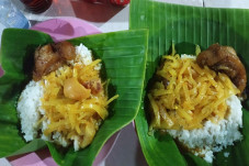 Nikmatnya Nasi Kikil...
