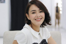 Bantah Operasi Bibir,...