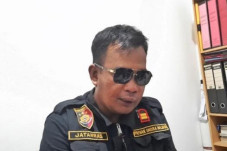 Sok Jagoan, Bermodal...