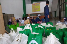 Kado Yatim Berikan Senyum...