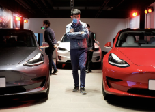 Pemilik Tesla di China...
