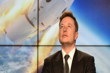 Elon Musk Kantongi 500...