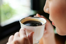 Tips Minum Kopi di Bulan...
