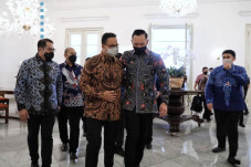Ditemui AHY, Anies Baswedan...