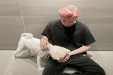 RM BTS Ubah Warna Rambut...