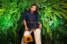 Berkonflik, Ayu Dewi...