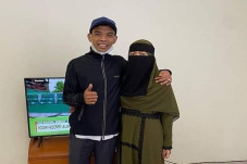 Fatimah Az Zahra Kenakan...