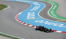 Lewis Hamilton Kuasai...