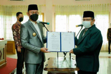 Bupati Sukandar Lantik...