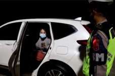 Pemudik Cantik Bermobil...