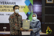 Buktikan Akuntabel,...