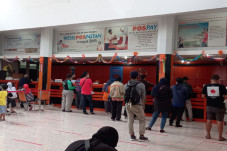 121.940 Keluarga di...