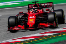 Ambisi Duo Ferrari di...