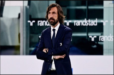 Digunduli AC Milan Pirlo...