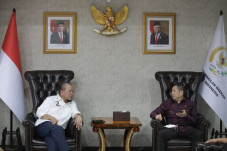 Peluncuran Buku La Nyalla,...