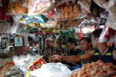 Mudik Dilarang, Belanja...