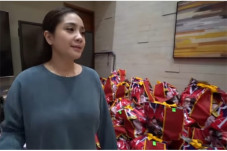 Bagi-Bagi Hampers ke...