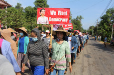 Separuh Warga Myanmar...