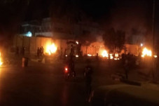 Demonstran Irak Mengamuk...