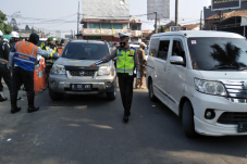 Bupati Dadang Minta...