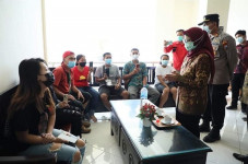 Pulang Dari Luar Negeri...
