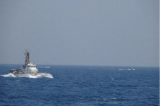 Didekati 13 Kapal Iran,...
