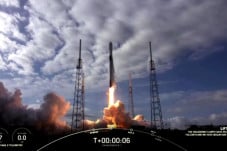 SpaceX Terima Pembayaran...