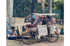 Dagangan Tak Laku, Bapak...