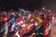 Satu Hari Jelang Lebaran,...