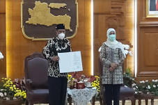 Tunjuk Marhaen Djumadi...