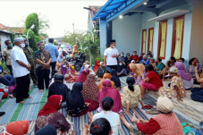 Soal Pembagian Bingkisan...
